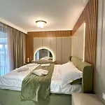 Amber With Jacuzzi & Sea View Апартаменты *