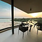 Апартаменты Amber With Jacuzzi & Sea View *